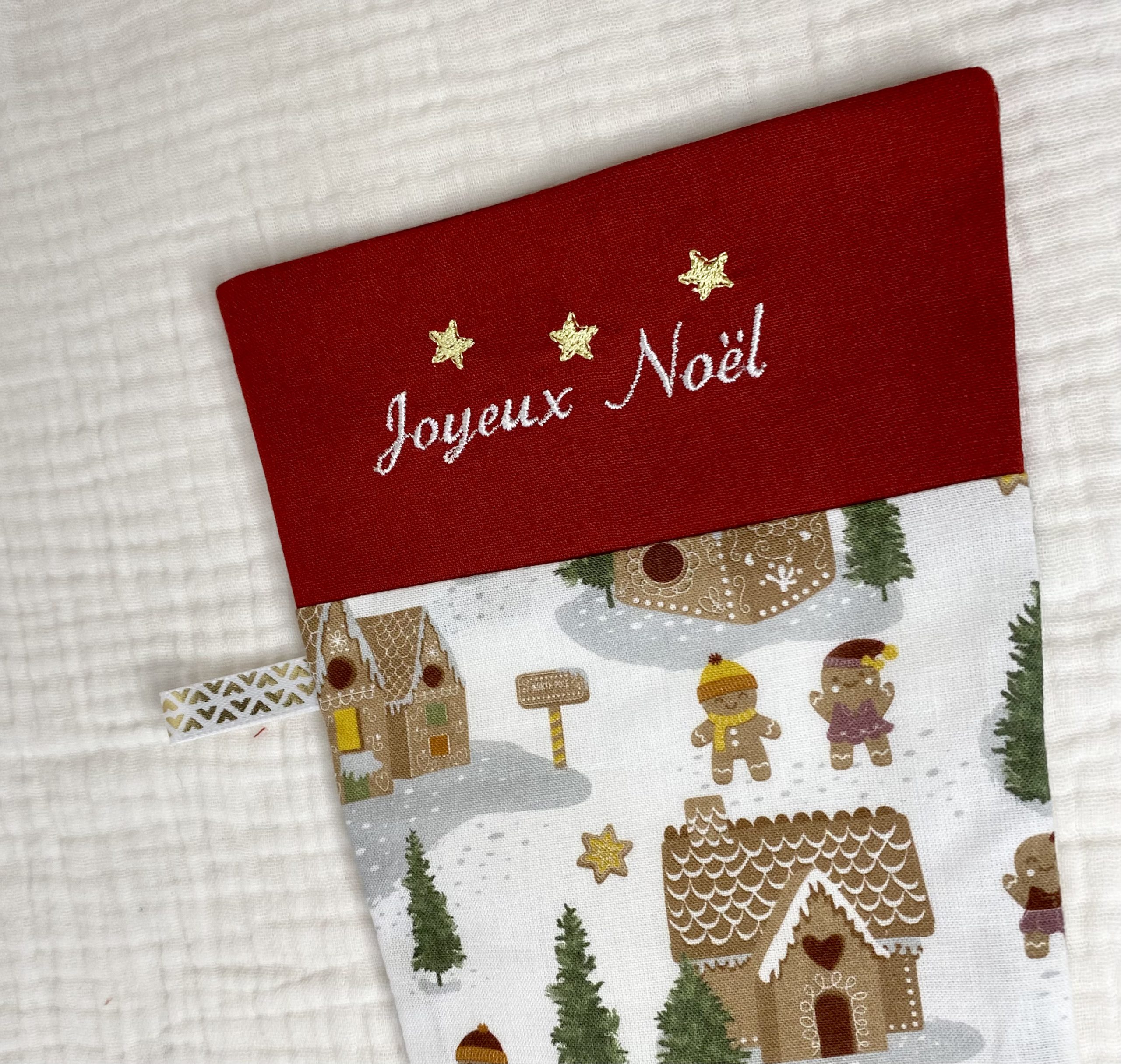 Chaussette Joyeux Noël "La maison de Ti Biscuit" - Rouge – Image 2