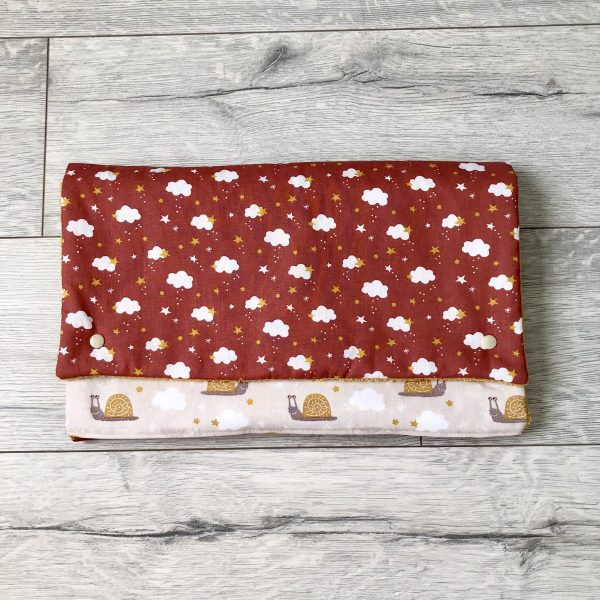 Tapis à langer nomade "Escargots" - Grenat