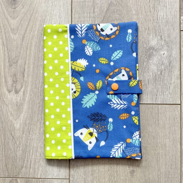 Protège carnet de santé "Lions" - Vert à pois blancs