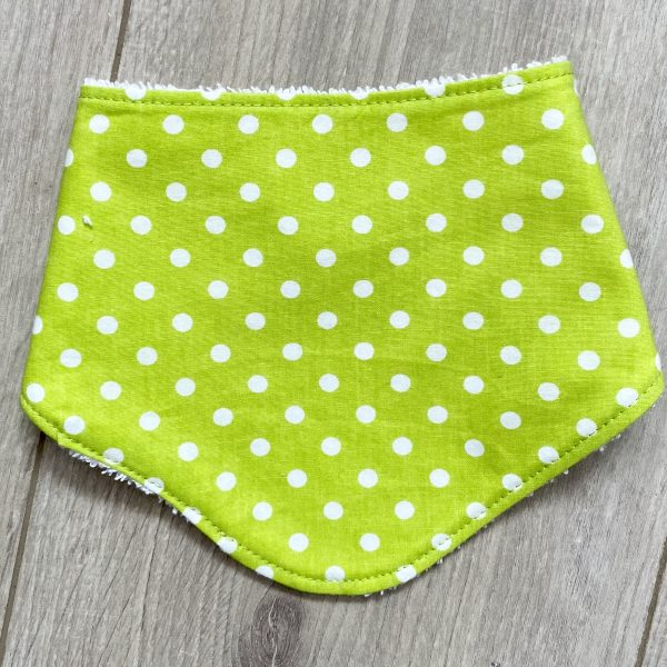 Bavoir bandana vert à pois blancs