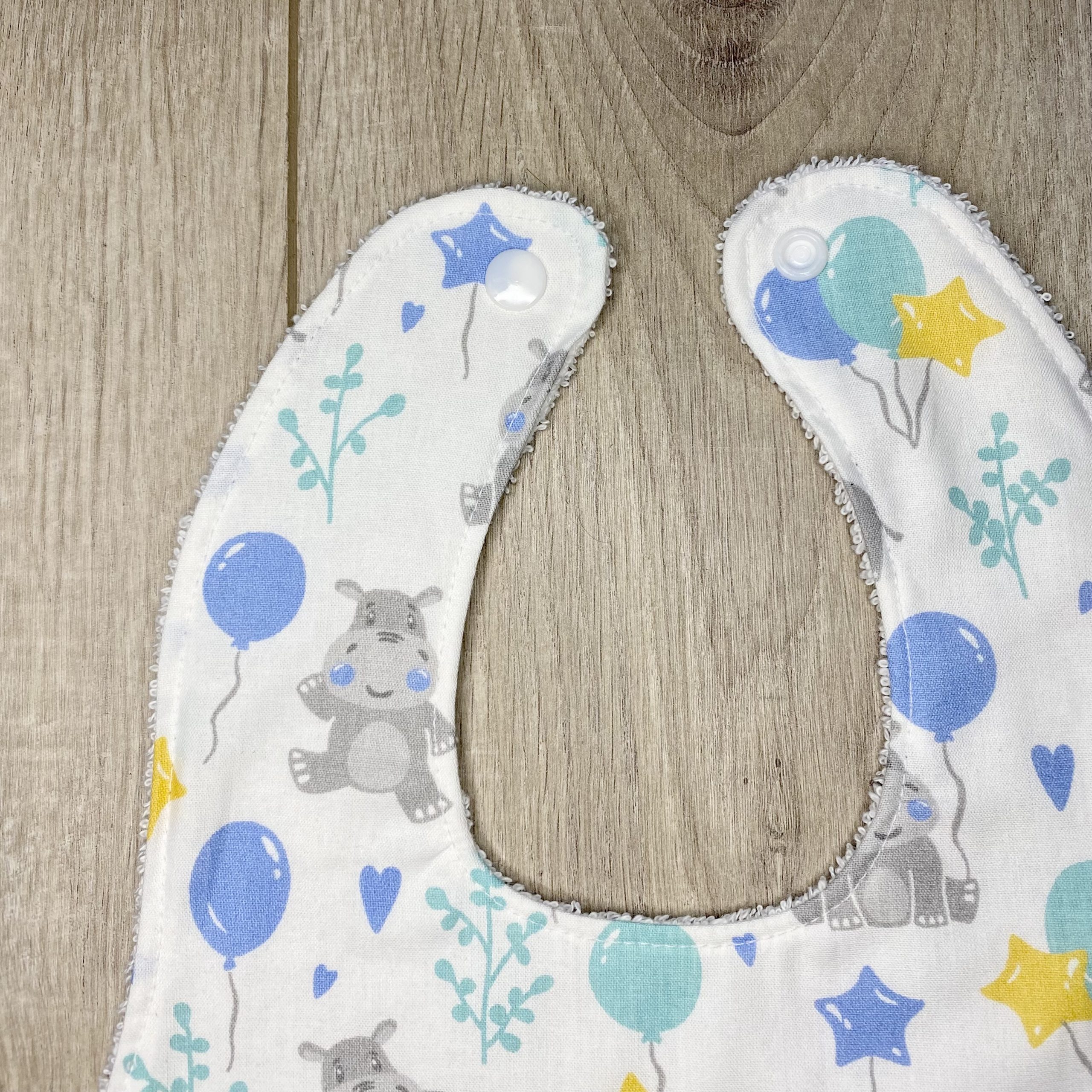 Bavoir "L'hippo et ses ballons" – Image 2